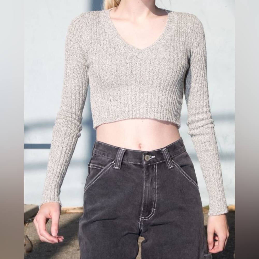 Brandy Melville - Melina Cropped Sweater - Salt & Pepper Grey - One Size